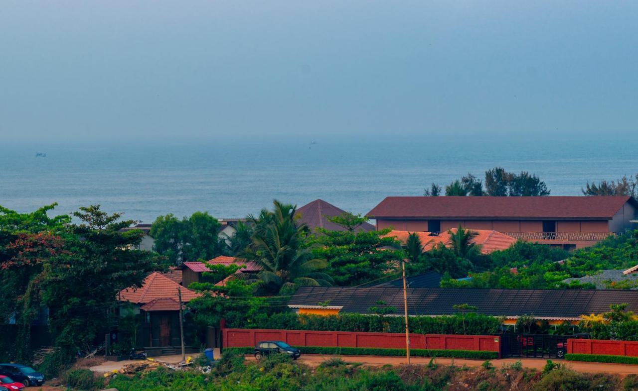 Octave Rococco Morjim Hotel Pernem Exterior foto