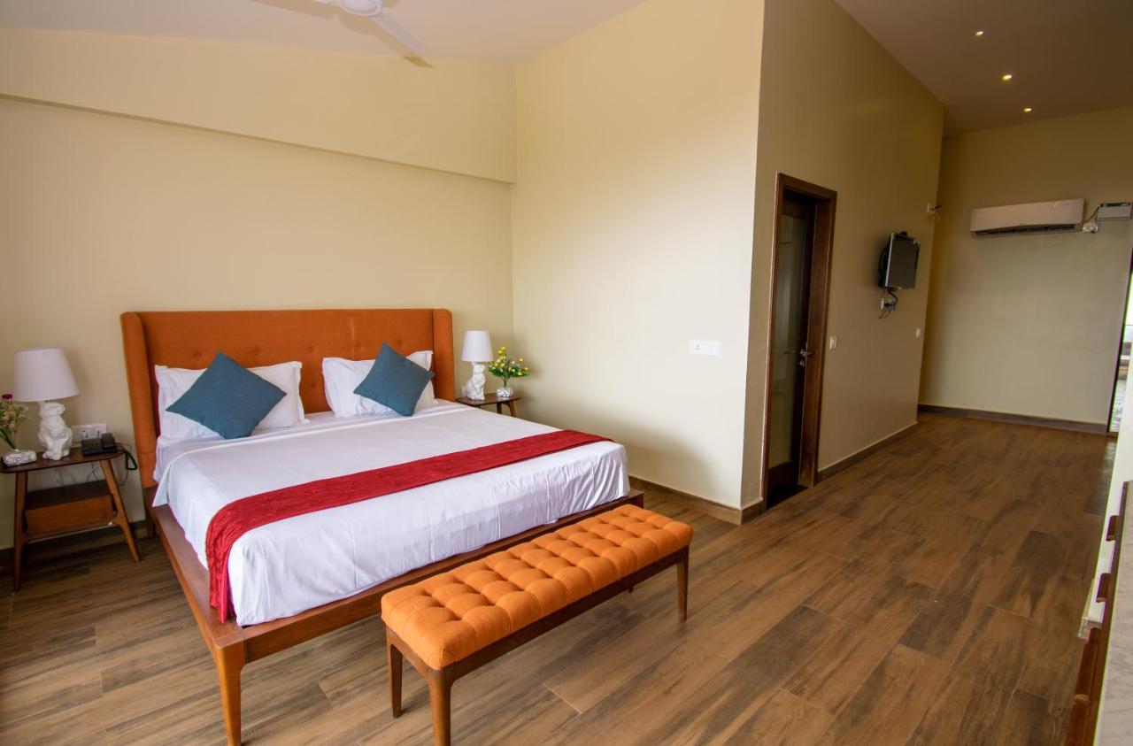 Octave Rococco Morjim Hotel Pernem Exterior foto