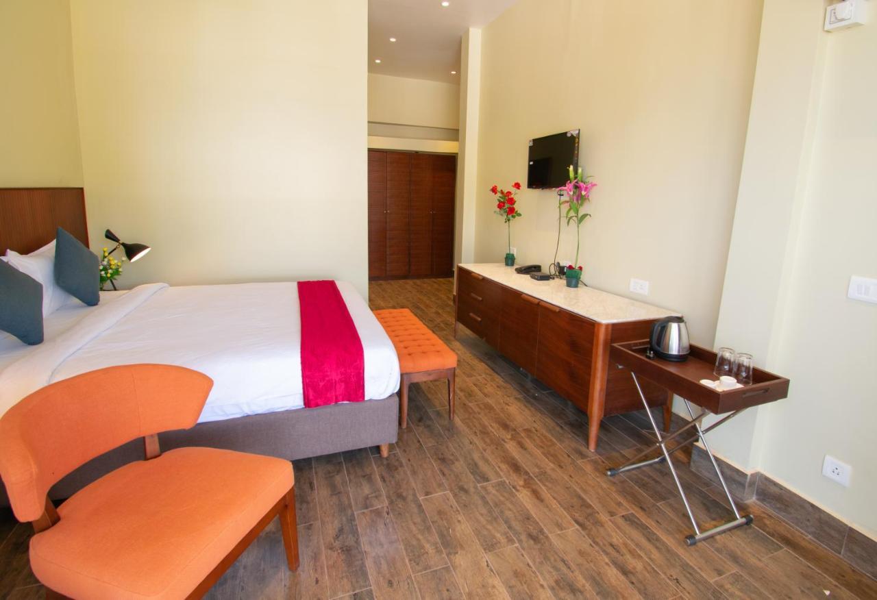 Octave Rococco Morjim Hotel Pernem Exterior foto
