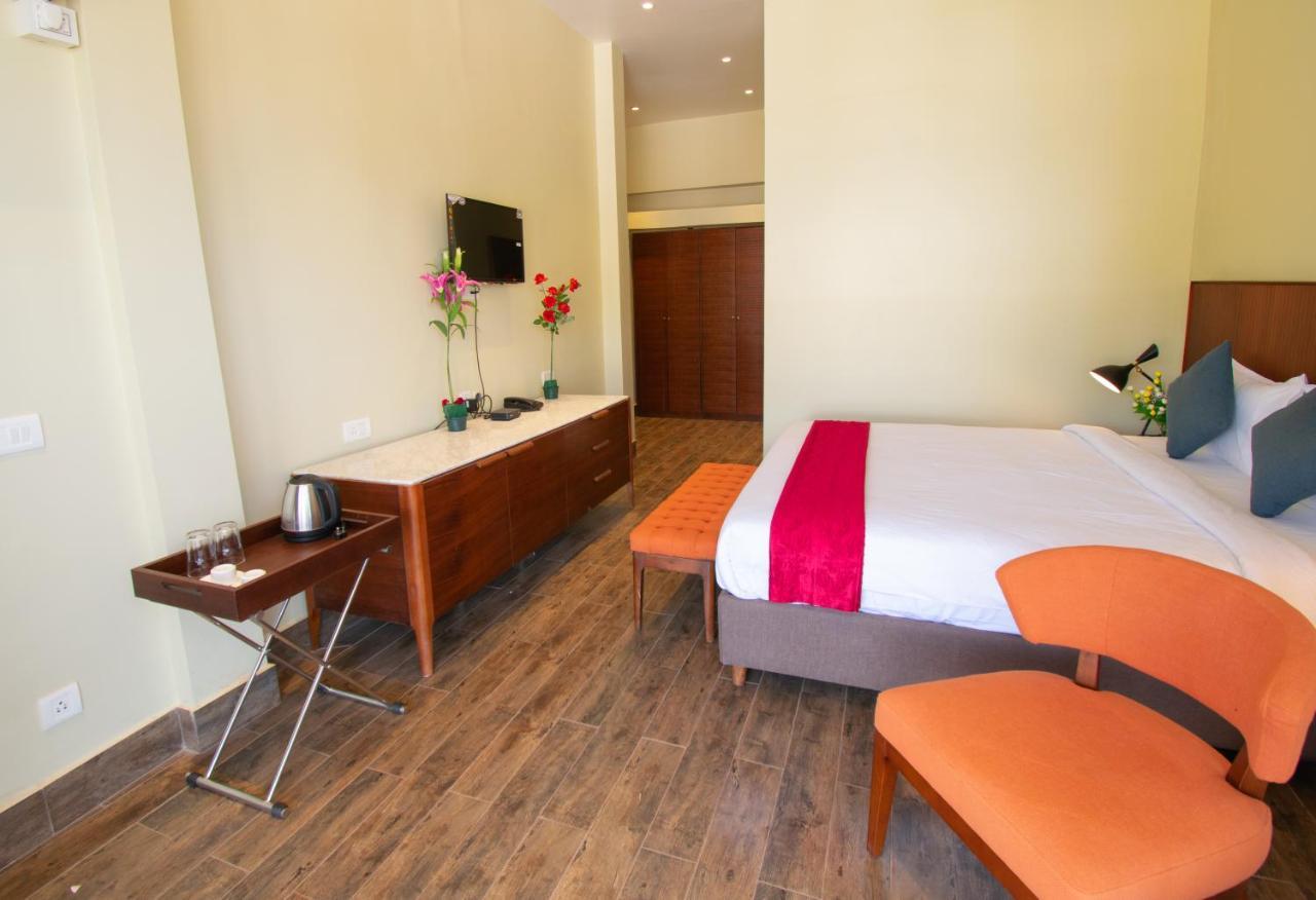 Octave Rococco Morjim Hotel Pernem Exterior foto