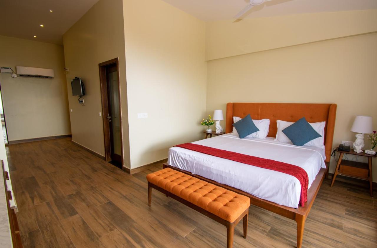 Octave Rococco Morjim Hotel Pernem Exterior foto