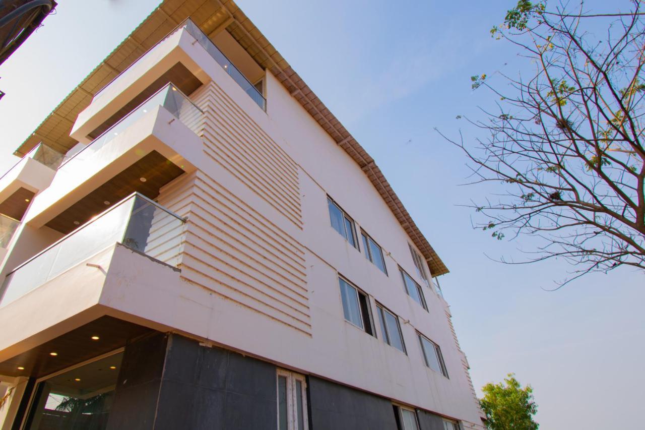 Octave Rococco Morjim Hotel Pernem Exterior foto