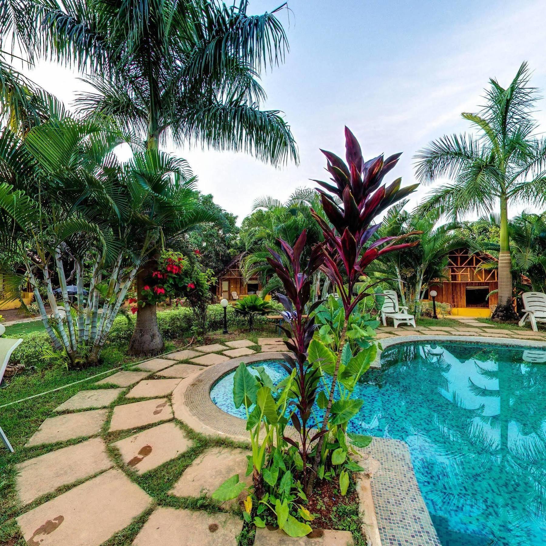 Octave Rococco Morjim Hotel Pernem Exterior foto