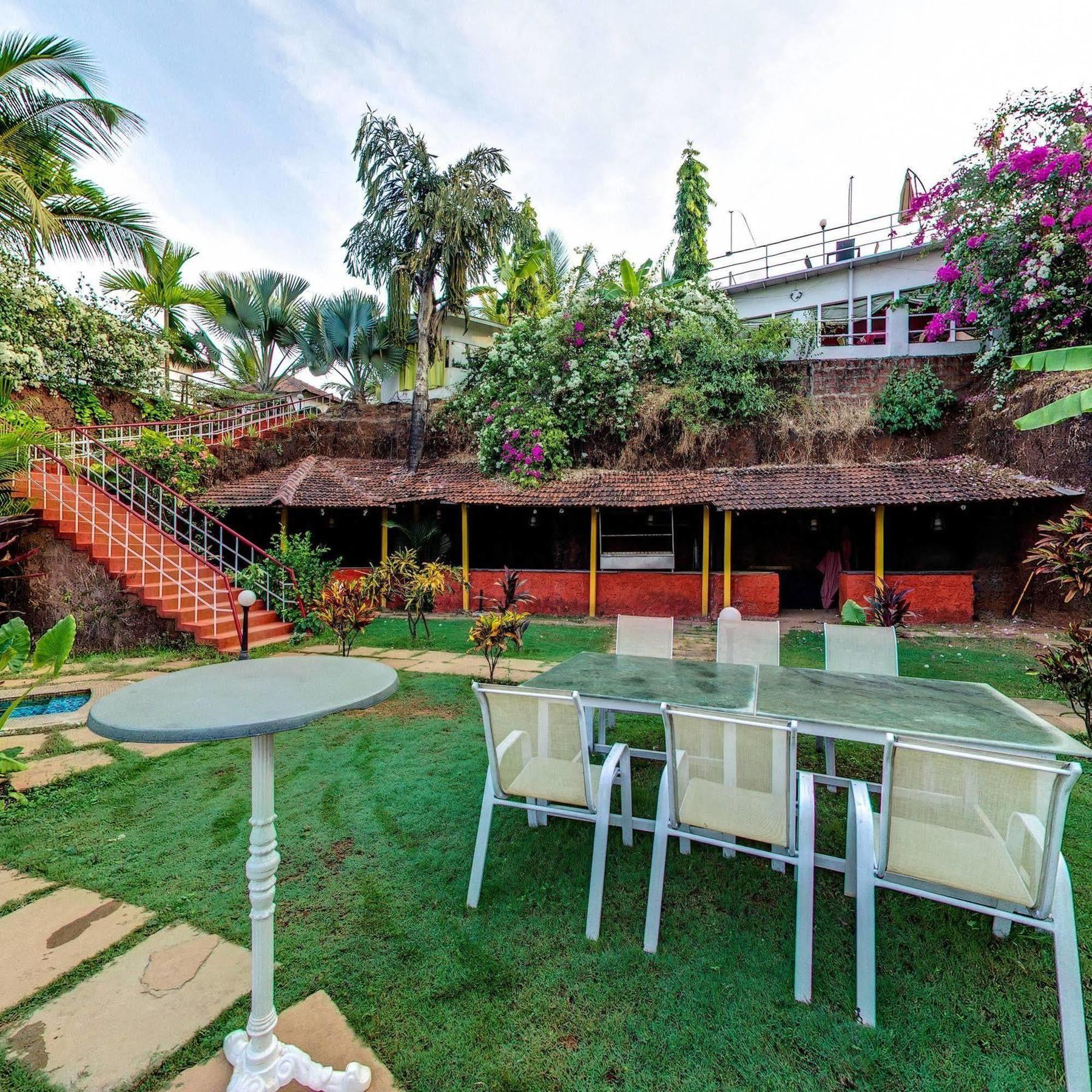 Octave Rococco Morjim Hotel Pernem Exterior foto